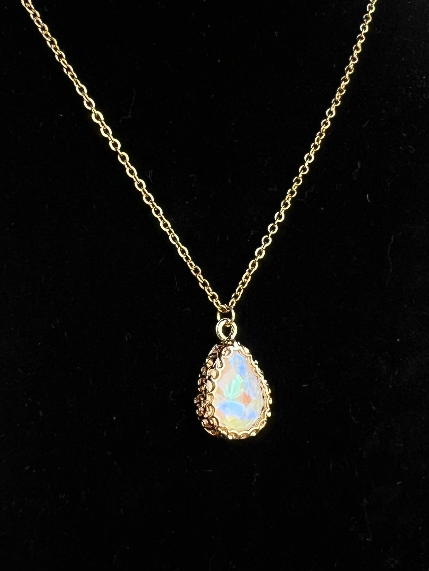 Gold Teardrop Necklace