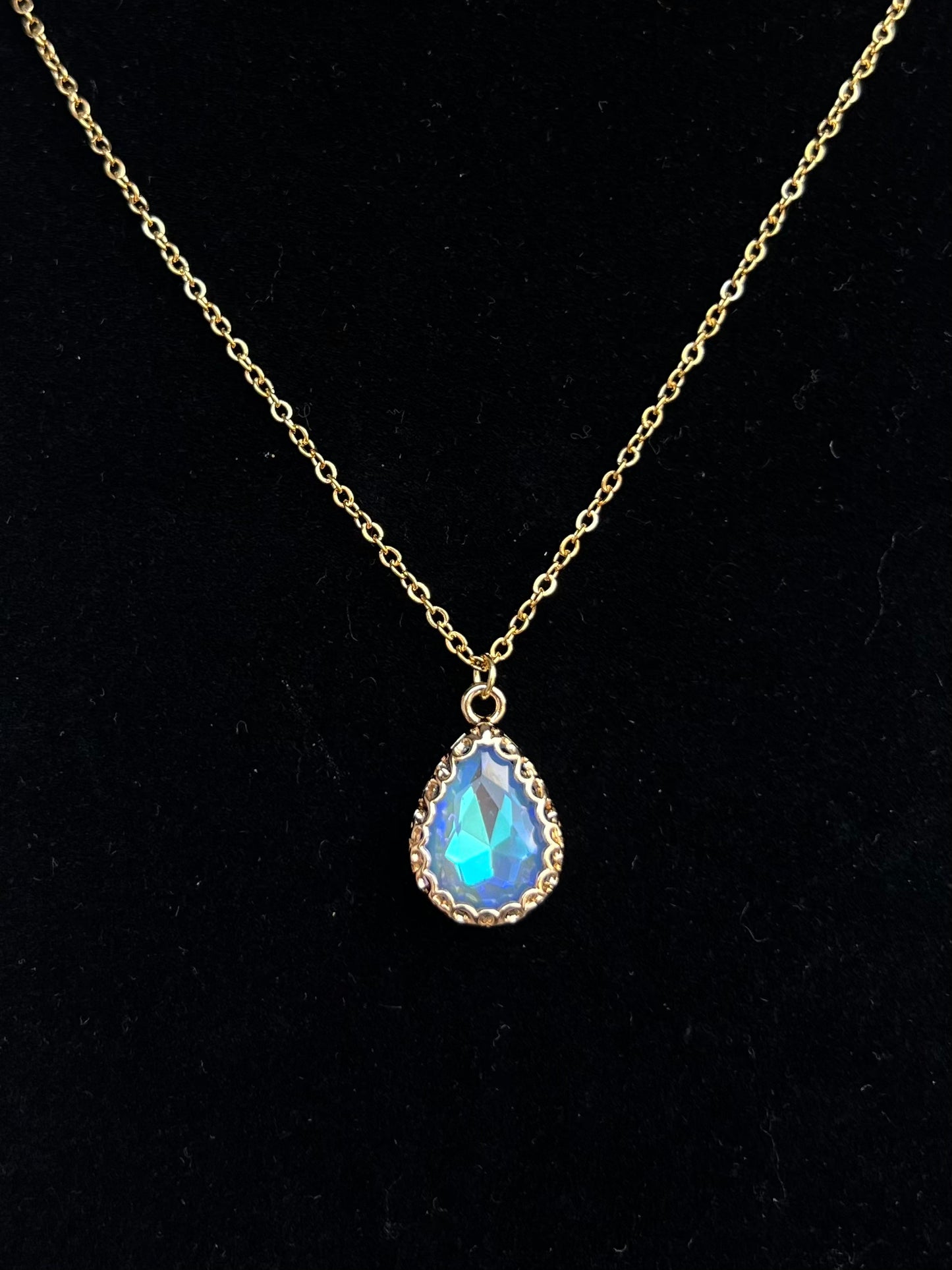 Gold Teardrop Necklace